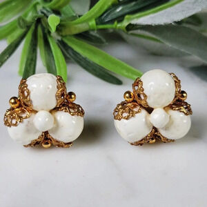 Vintage Clip On Earrings Bead Filligree End Caps Cream Gold-tone Estate …